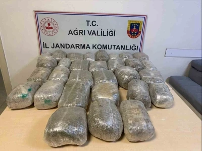 Ağrı’da 32 kilogram esrar ele geçirildi
