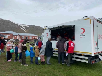 Ağrı&rsquo;da deprem sonrası Kızılay sahada
