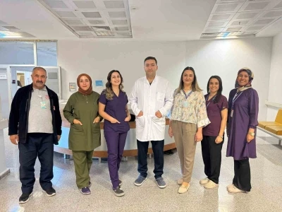 Ağrı’da genç kadının midesinden endoskopiyle iki kalem çıkarıldı
