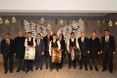 Ağrı&rsquo;da geri d&ouml;n&uuml;ş&uuml;mle hayat bulan restoran iftar sofrasıyla s&uuml;slendi
