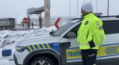 Ağrı&rsquo;da hayvan borsası &ccedil;evresinde trafik denetimi
