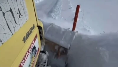 Ağrı&rsquo;da kapanan k&ouml;y yolları yeniden ulaşıma a&ccedil;ıldı
