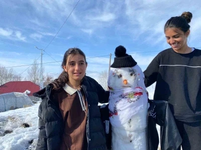 Ağrı&rsquo;da kardan adamdan gelenek yaşatıldı

