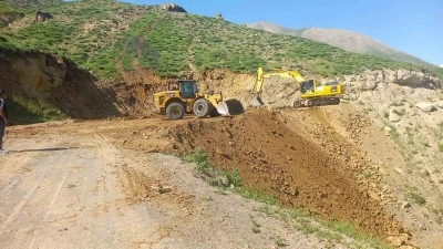 Ağrı&rsquo;da k&ouml;y yollarında bakım ve altyapı &ccedil;alışmaları s&uuml;r&uuml;yor
