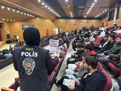 Ağrı&rsquo;da siber su&ccedil;larla m&uuml;cadeleye y&ouml;nelik eğitim verildi
