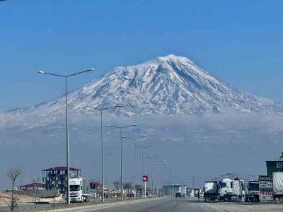 Ağrı Dağı ihtişamıyla g&ouml;z kamaştırıyor
