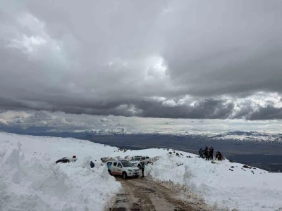 Ağrı Dağı&rsquo;nda kaybolan dağcı i&ccedil;in arama &ccedil;alışması başlatıldı
