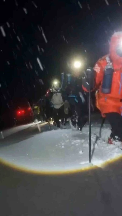 Ağrı Dağı&rsquo;nda zirve tırmanışı yarıda kaldı
