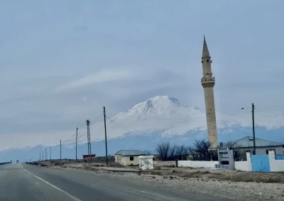 Ağrı Dağı&rsquo;nın zirvesi g&ouml;z kamaştırdı
