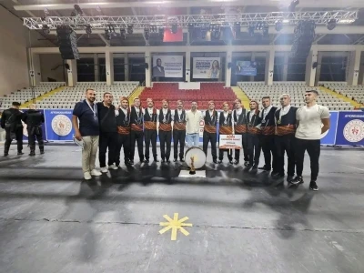 Ağrı ekibi halk oyunlarında Türkiye şampiyonu oldu
