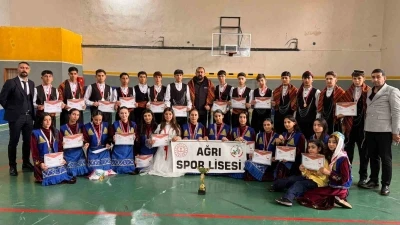 Ağrı Spor Lisesi b&ouml;lge şampiyonu oldu
