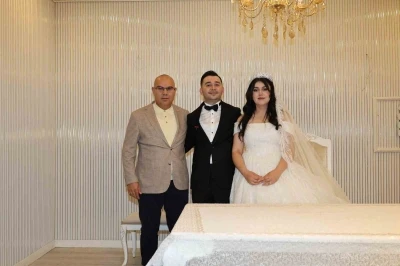 Ağrı Valisi Koç, düğün törenlerinde ailelerin sevincine ortak oldu
