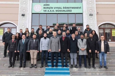 Ağrı Valisi &Ouml;nder Bozkurt basın mensuplarıyla bir araya geldi

