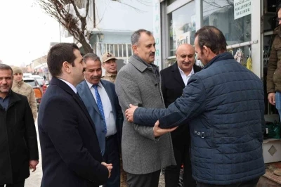 Ağrı Valisi &Ouml;nder Bozkurt, Tutak ve Hamur il&ccedil;elerini ziyaret etti
