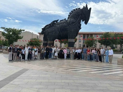 Ağrılı &ouml;ğrencilerin "1071 Ruhundan T&uuml;rkiye Y&uuml;zyılı Vizyonuna" eğitim yolculuğu s&uuml;r&uuml;yor
