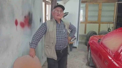 Ahırdan ka&ccedil;an danalar oto tamirciyi bastı, g&ouml;rg&uuml; tanığı o anları anlattı: "Nazik&ccedil;e geldiler, nazik&ccedil;e gittiler"
