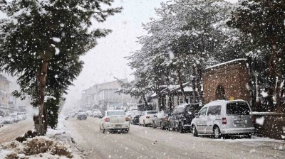 Ahlat&rsquo;ta yoğun kar yağışı
