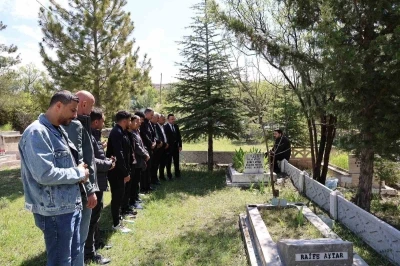 Ahmet Aytar Elazığ&rsquo;da kabri başında anıldı
