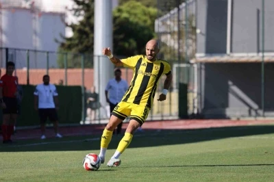 Ahmet İlhan &Ouml;zek: "&Ouml;n&uuml;m&uuml;zde 5 ma&ccedil;lık zorlu periyot var"
