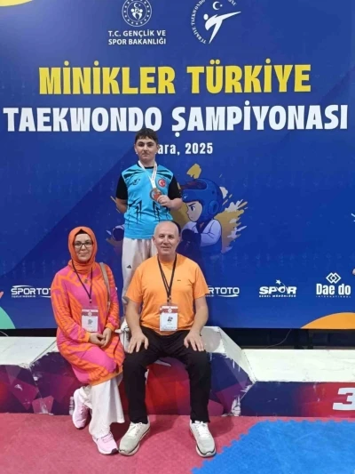 Ahmet Selim Uras Türkiye 3. oldu
