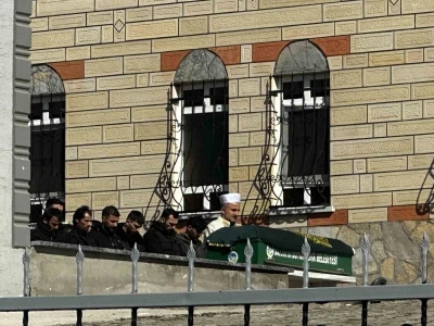 Aile cinayetinde kardeş toprağa verildi, abi tutuklandı
