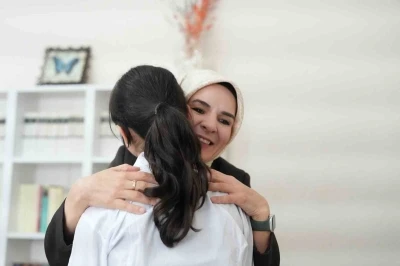 Aile ve Sosyal Hizmetler Bakanı G&ouml;ktaş, bayram ziyaretlerinde bulundu
