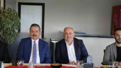 AK Parti Artvin Milletvekili Çelik: &quot;Siyaset halkla iç içe olmak demektir&quot;
