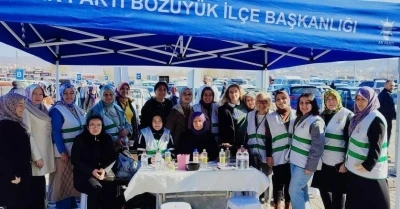 AK Parti Bilecik teşkilatı Bozüyük’te vatandaşla buluştu
