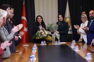 AK Parti&rsquo;de devir teslim: Nilhan Ayan g&ouml;reve başladı
