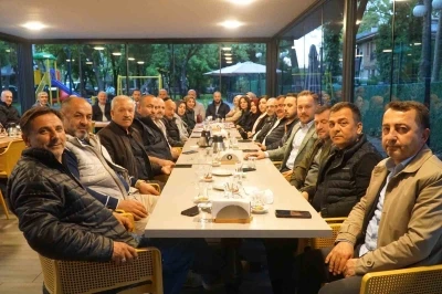 AK Parti&rsquo;de kusursuz toplantı
