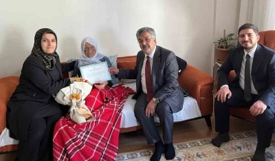 AK Parti&rsquo;den en yaşlı ve en gen&ccedil; &uuml;yeye ziyaret

