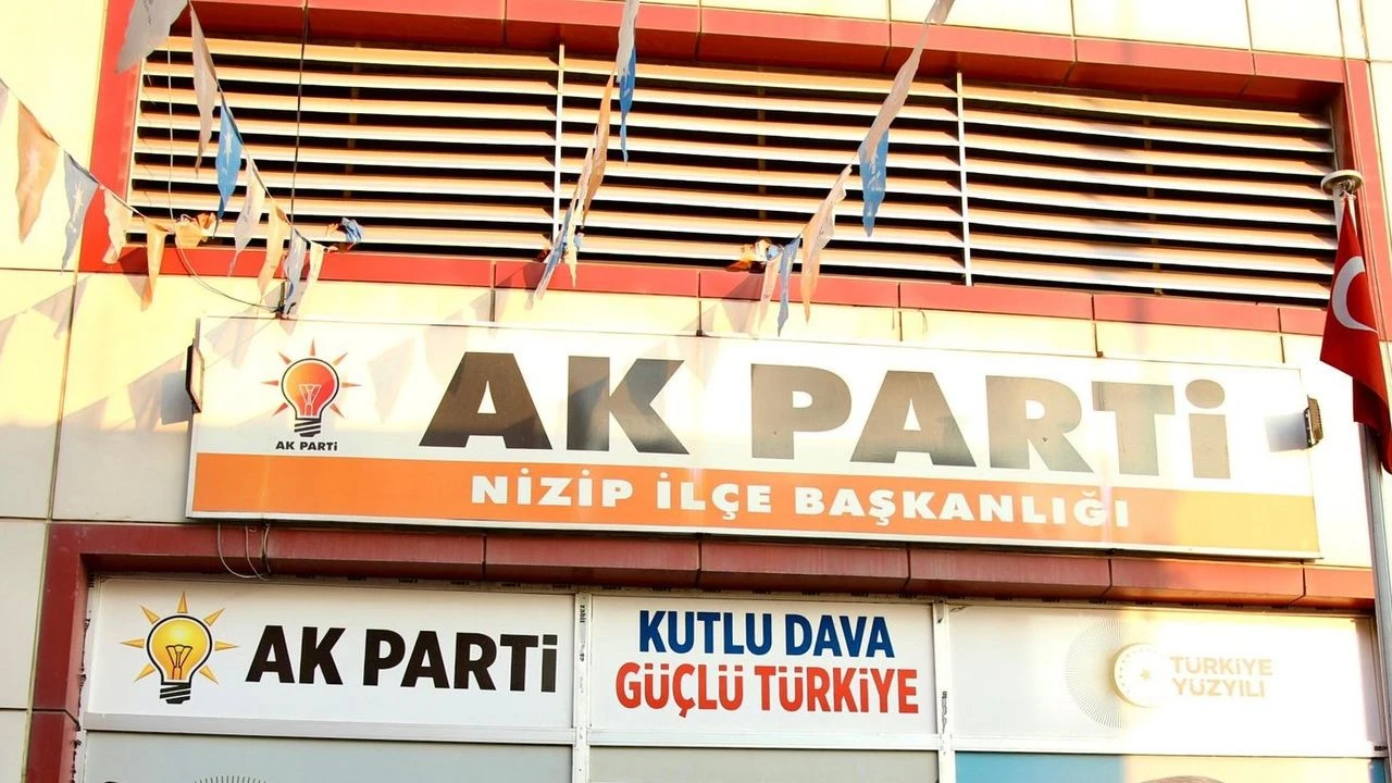 AK Parti Gaziantep’te Bir İstifa Daha: Ahmet Çelik Görevinden Ayrıldığını Açıkladı