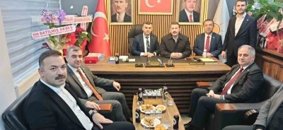 AK Parti heyetinden ilçe başkanlığına ziyaret

