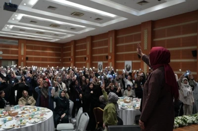 AK Parti İstanbul İl Kadın Kolları Başkanlığı tarafından kadın kolları mahalle başkanlarına y&ouml;nelik iftar programı d&uuml;zenlendi
