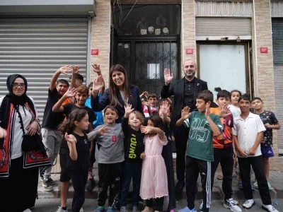 AK Parti İstanbul Milletvekili Derya Ayaydın Fatih’te vatandaşlarla buluştu
