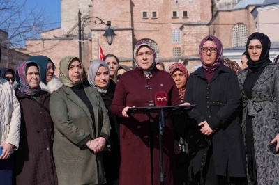 AK Parti Kadın Kolları&rsquo;nın 300 bini aşkın hatminin duası Ayasofya&rsquo;da yapıldı
