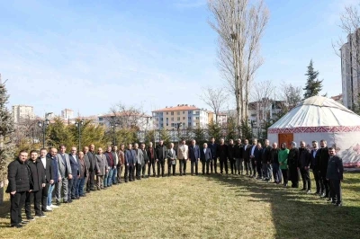 AK Parti Kayseri Teşkilatı; istişare toplantısında bir araya geldi
