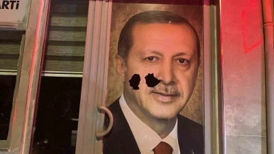 AK Parti Marmara il&ccedil;e binasına taşlı saldırı
