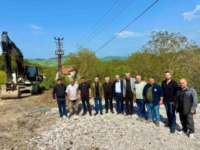 AK Parti merkez il&ccedil;e teşkilatı k&ouml;y ve beldelerde &ccedil;alışmaları inceledi
