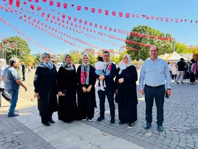 AK Parti Milletvekili Bozgeyik, &quot;Gazze İçin Sessiz Çığlık&quot; eylemine ailesiyle katıldı
