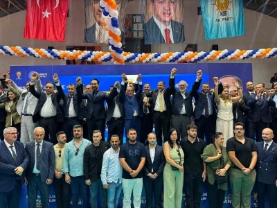 AK Parti&rsquo;ye Manisa&rsquo;da toplu katılım: 612 kişiye rozet takıldı
