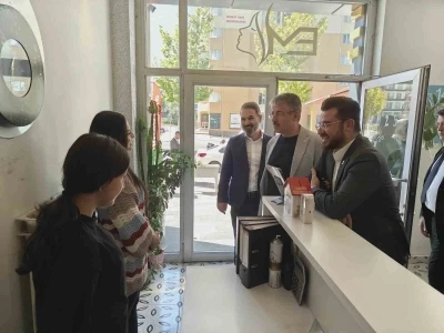 AK Partili Çopuroğlu esnafla buluştu
