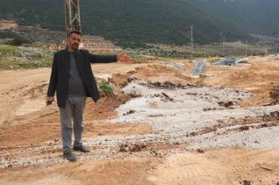 Akaryakıt karıştığı iddia edilen yağmur suyu birikintisinden su i&ccedil;en 43 k&uuml;&ccedil;&uuml;kbaş hayvan telef oldu
