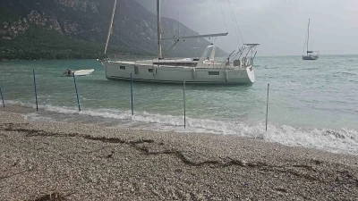 Akb&uuml;k&rsquo;te şiddetli fırtına ve sağanak hayatı olumsuz etkiledi
