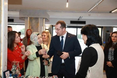 Ak&ccedil;aabat&rsquo;ta &uuml;reten kadınlara Başkan Ekim&rsquo;den destek
