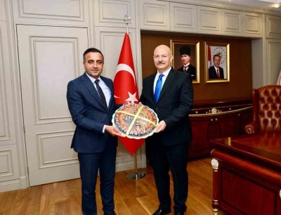 Ak&ccedil;adağ&rsquo;dan Vali K&uuml;&ccedil;&uuml;k&rsquo;e hayırlı olsun ziyareti