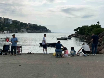 Akçakoca’da olta balıkçılığına yoğun ilgi
