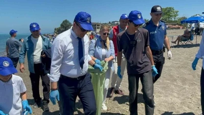 Ak&ccedil;akoca&rsquo;da sahiller i&ccedil;in el ele
