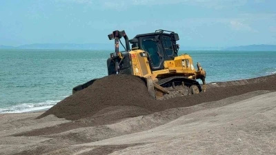 Ak&ccedil;akoca sahilleri yeni sezona hazırlanıyor
