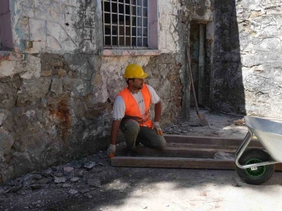Ak&ccedil;akoca tarihi cezaevi k&uuml;t&uuml;phaneye d&ouml;n&uuml;ş&uuml;yor
